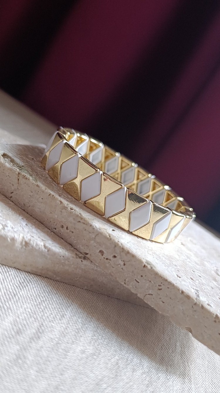 Beyaz Baklava Desenli Gold Lastikli Seramik Bileklik