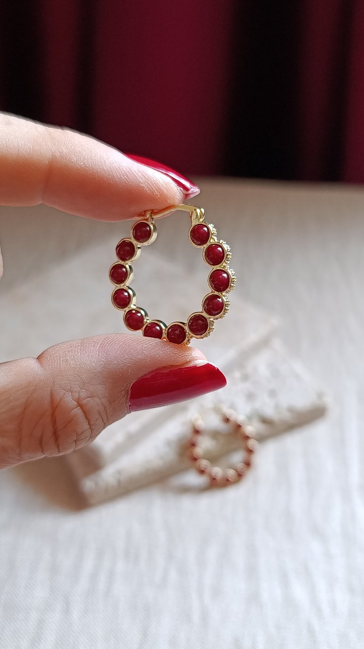 Bordo Boncuk Detaylı Halka Küpe