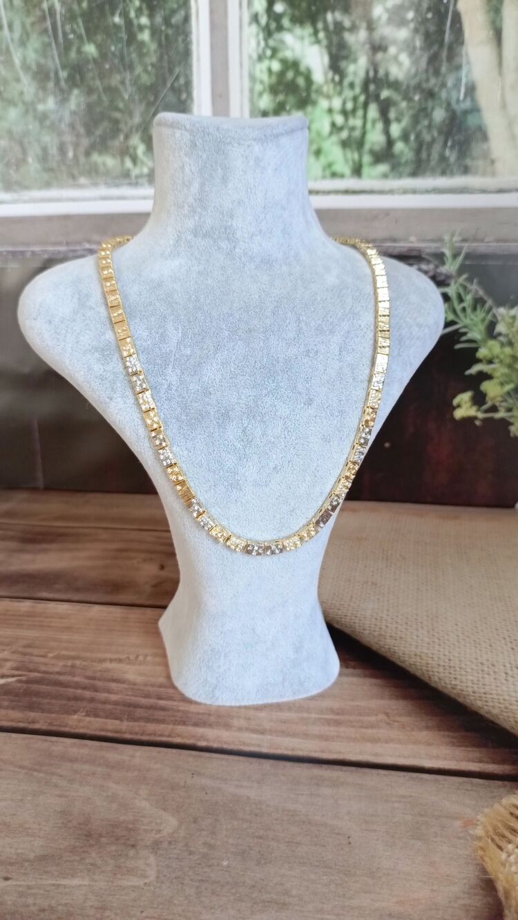 Marka Model Zirkon Taş Detaylı Dokulu Gold Kolye