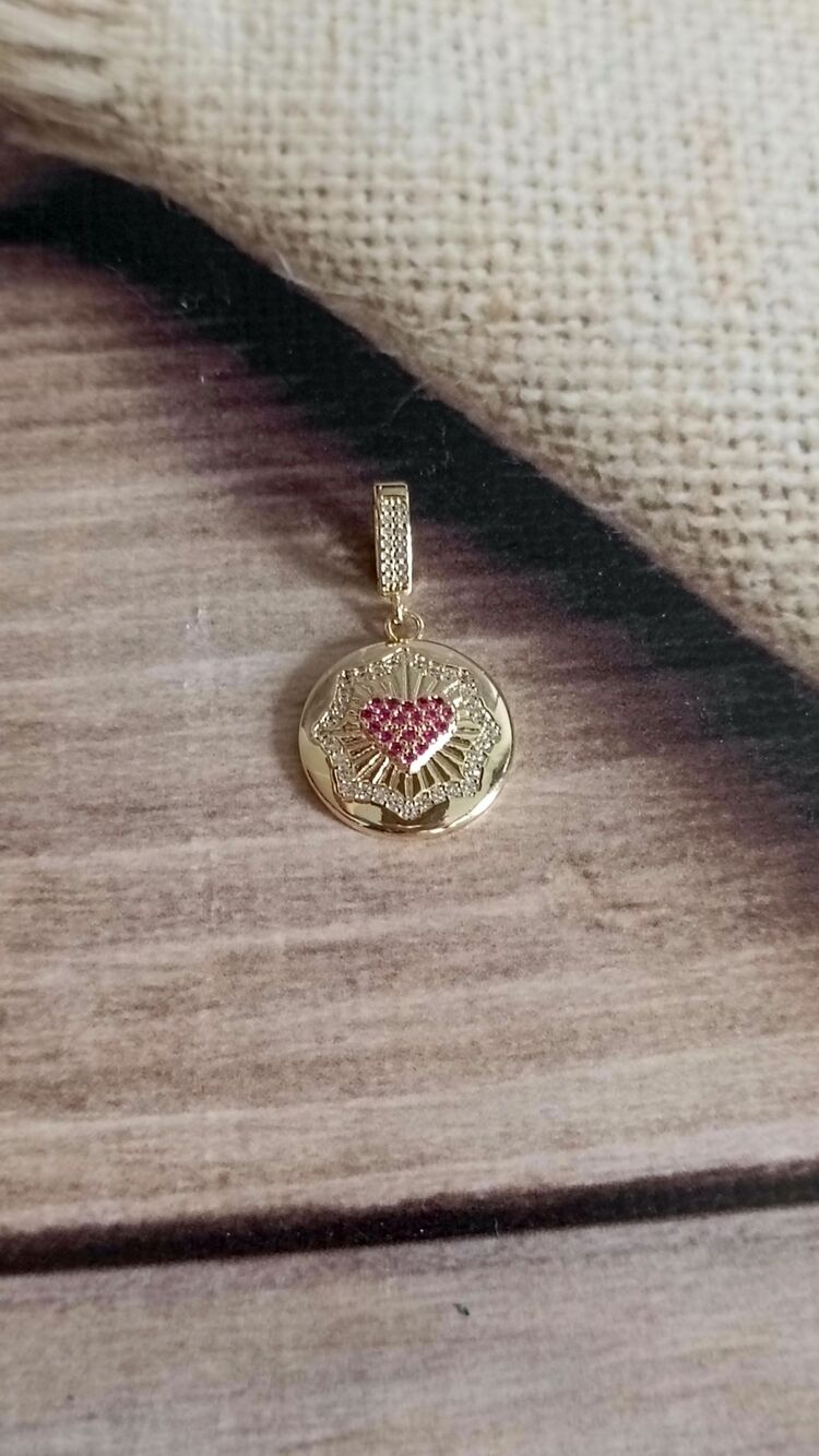 Kırmızı Taşlı Kalp Charm