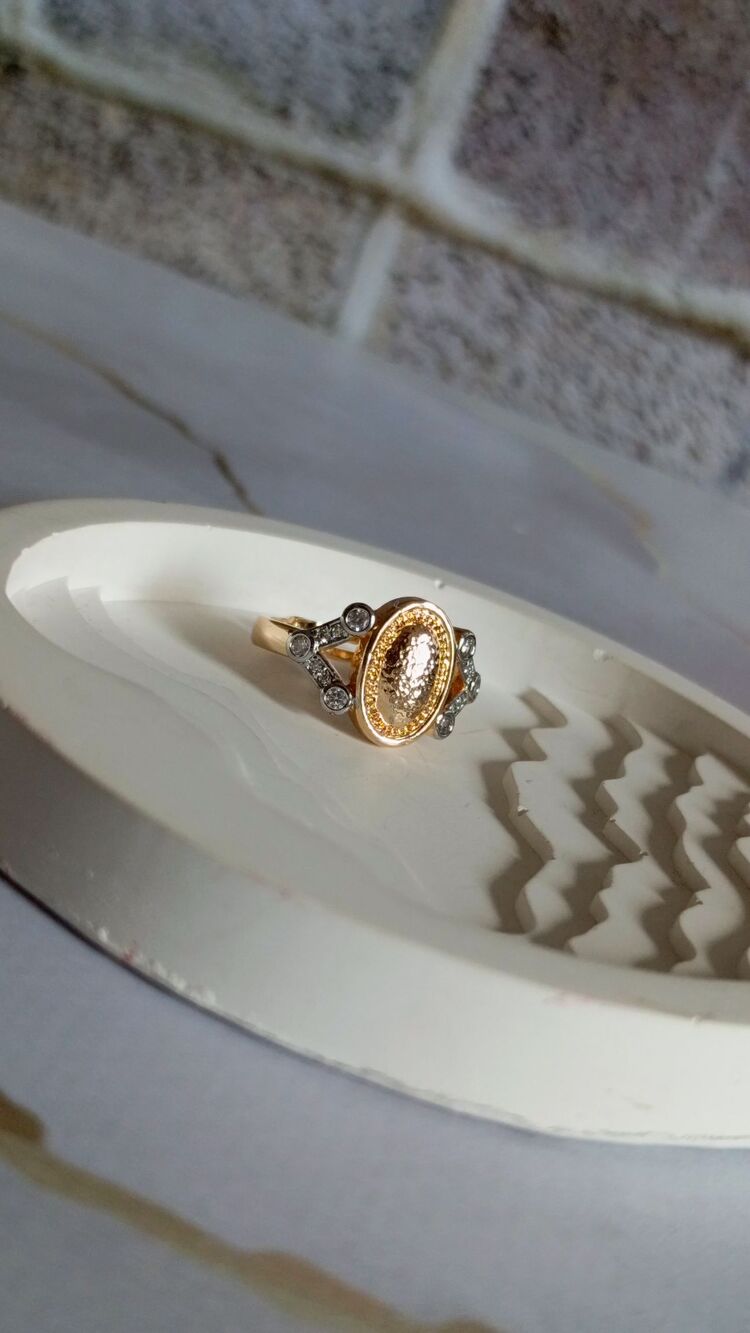 Oval Gold Detaylı Yüzük