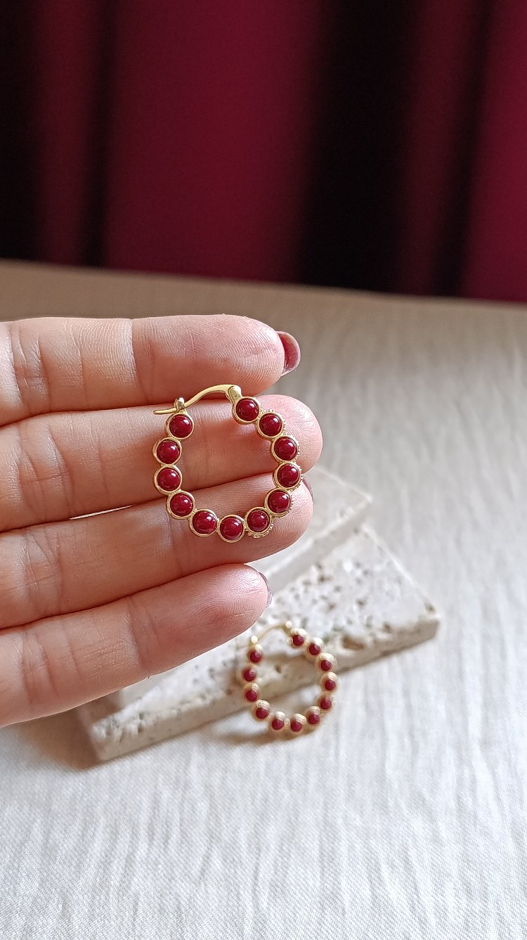 Bordo Boncuk Detaylı Halka Küpe