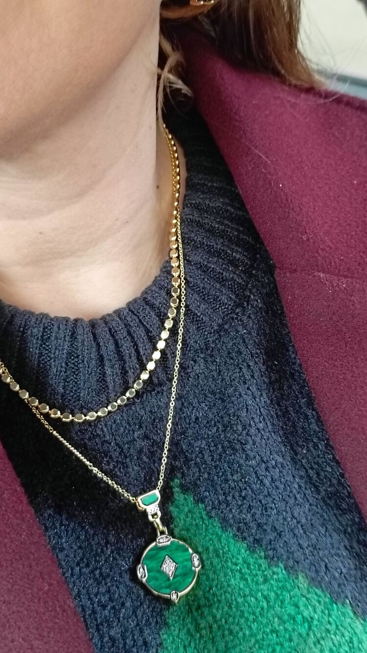 Yeşil Mineli Daire Marka Model Kolye