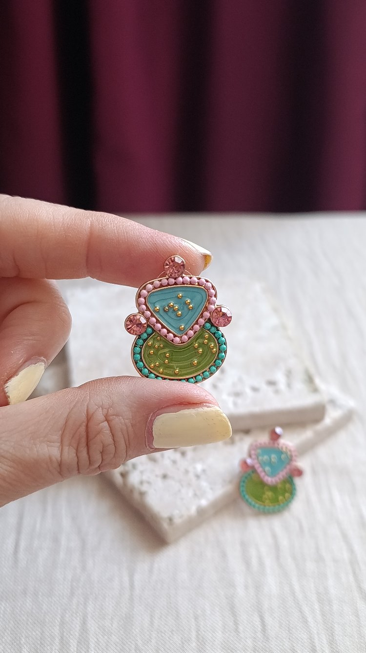 Pembe-Yeşil Mineli Küpe