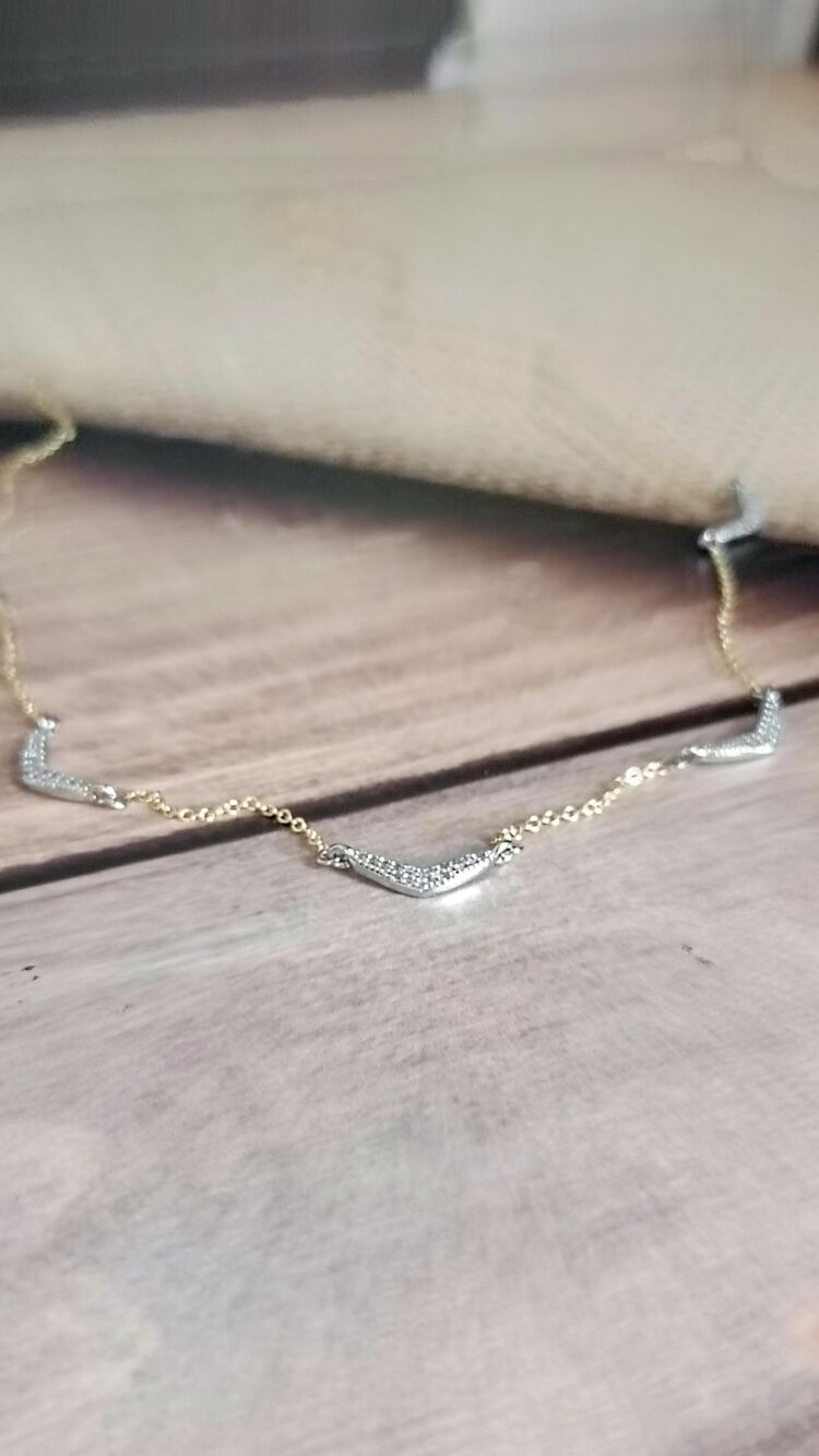Marka Model Üçgen Zirkon Taşlı Zincir Kolye