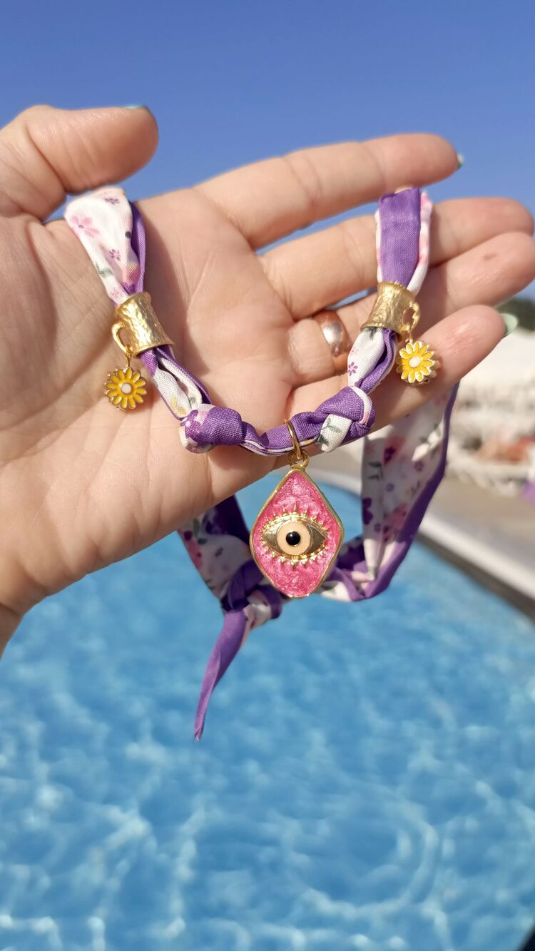 Pembe Nazar Detaylı Fular Kolye