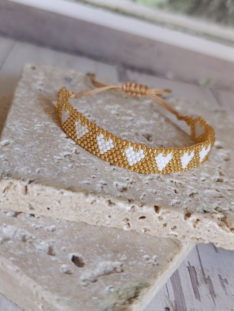 Beyaz Kalpli Gold Miyuki Bileklik