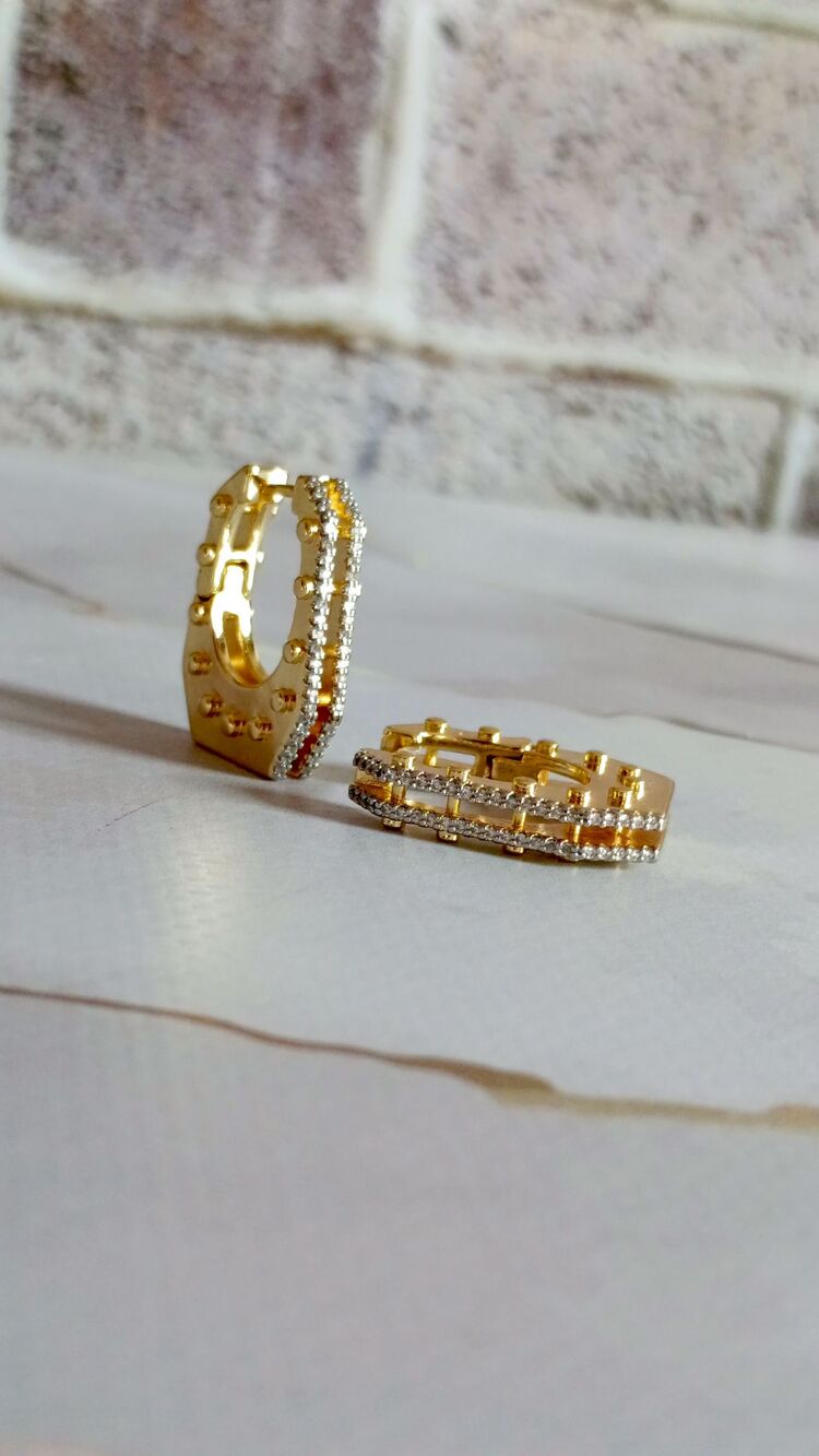 Marka Model Özel Seri Oval Küpe