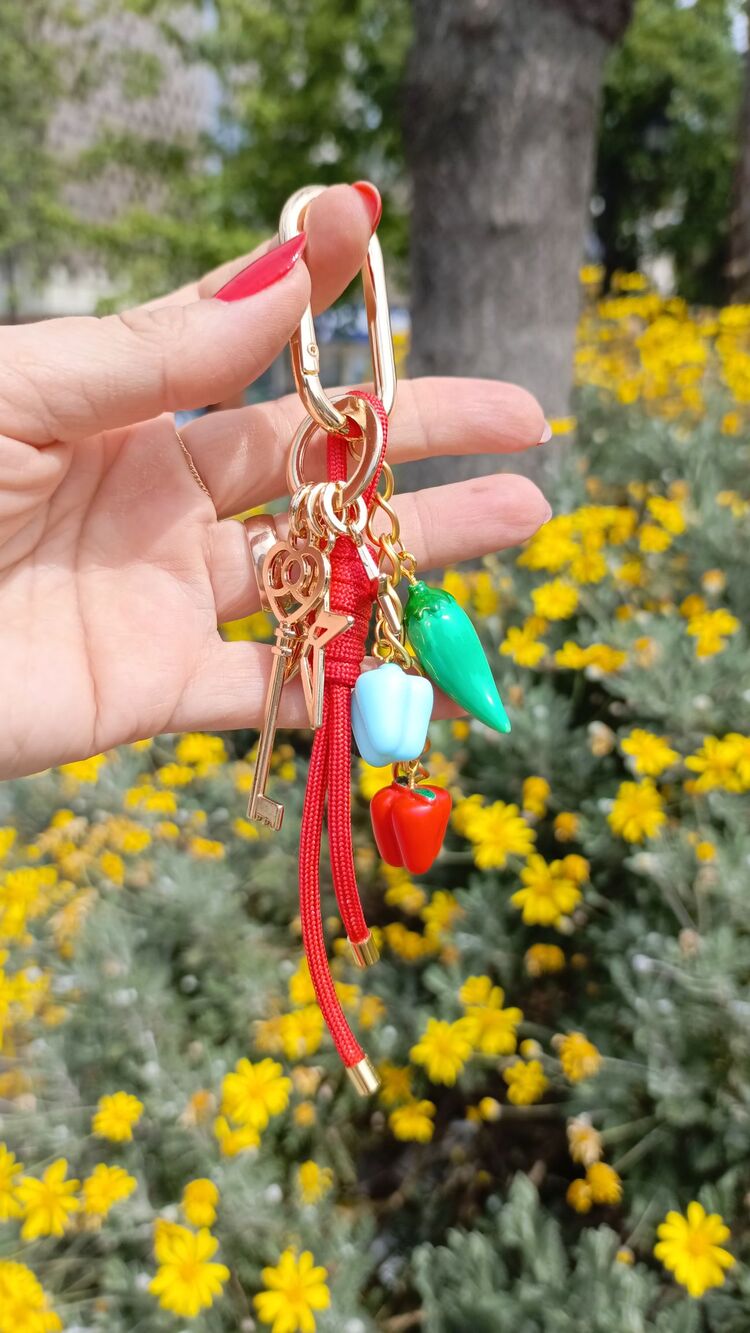 Biber Detaylı Kırmızı Charm