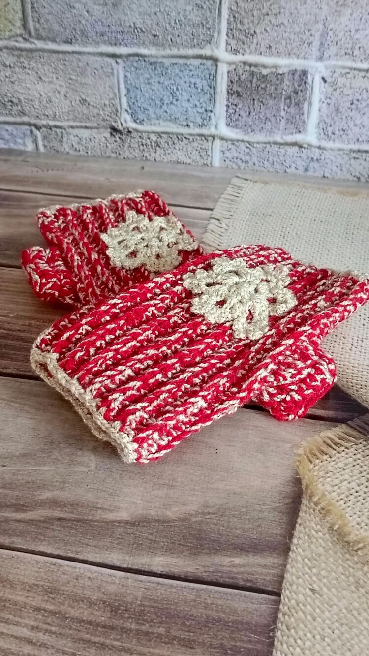 Kırmızı Kartanesi Detaylı El Örgüsü Parmaksız Eldiven