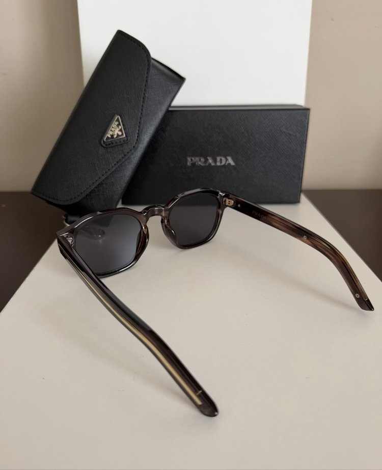 PRADA VIP 3490