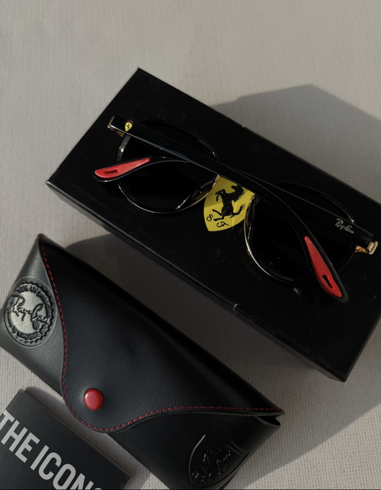Ray-Ban Ferrari Gold çerçeve 