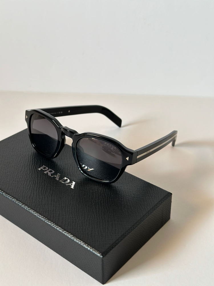 PRADA VIP 3490