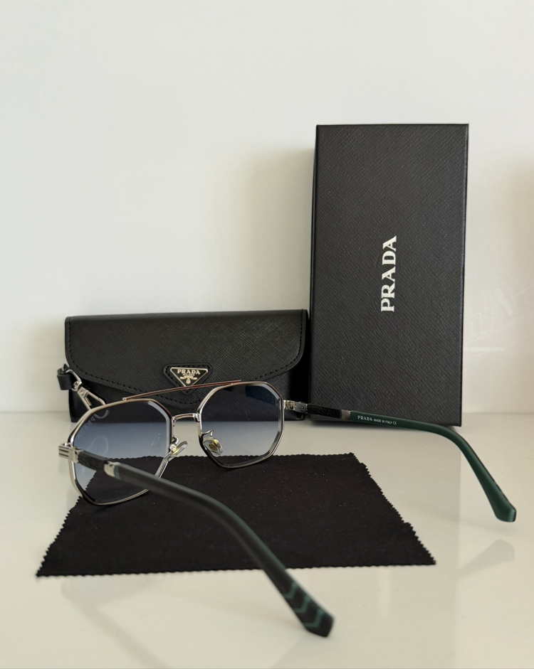 Prada P2897