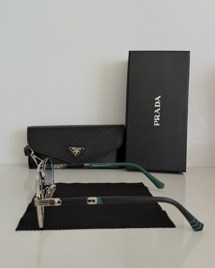 Prada P2897