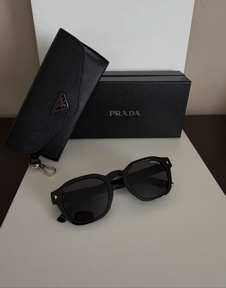 PRADA VIP 3490