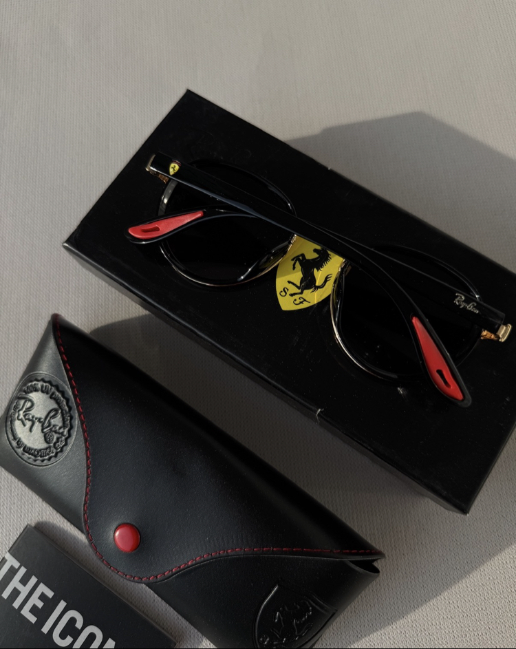 Ray-Ban Ferrari Gold Çerçeve 