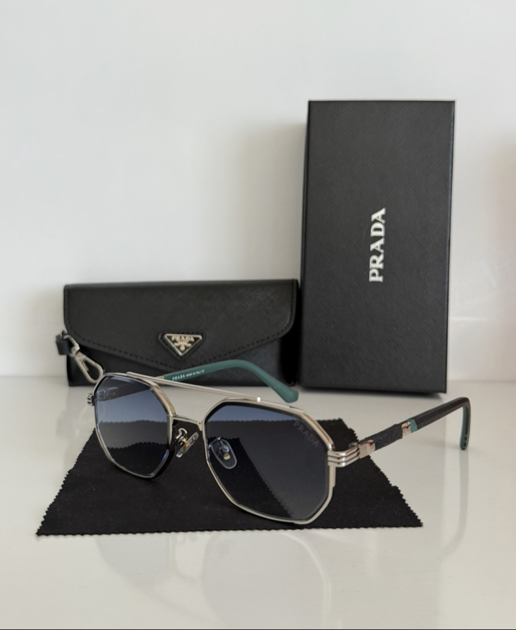 Prada P2897
