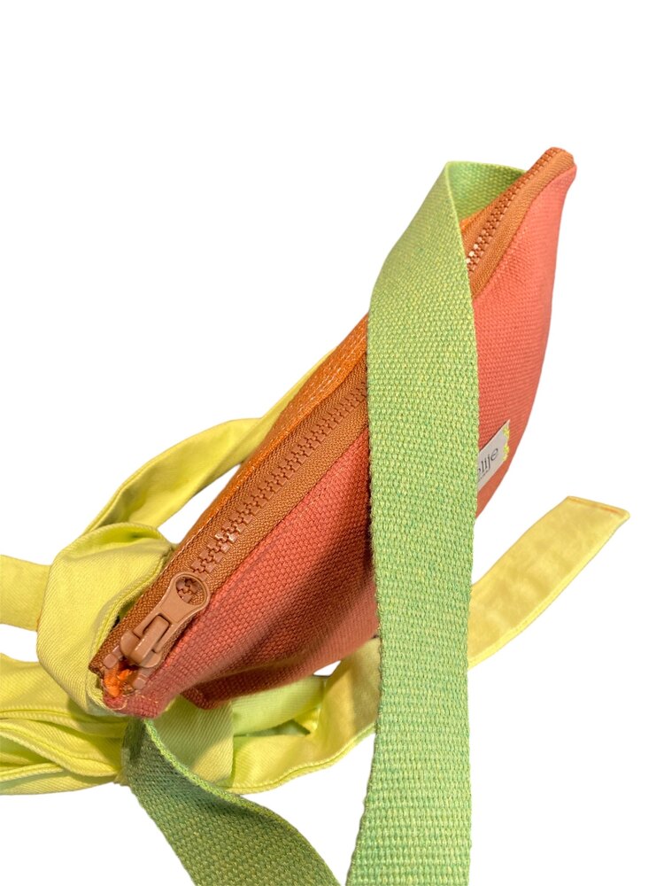 Marshmallow crossbody belt 