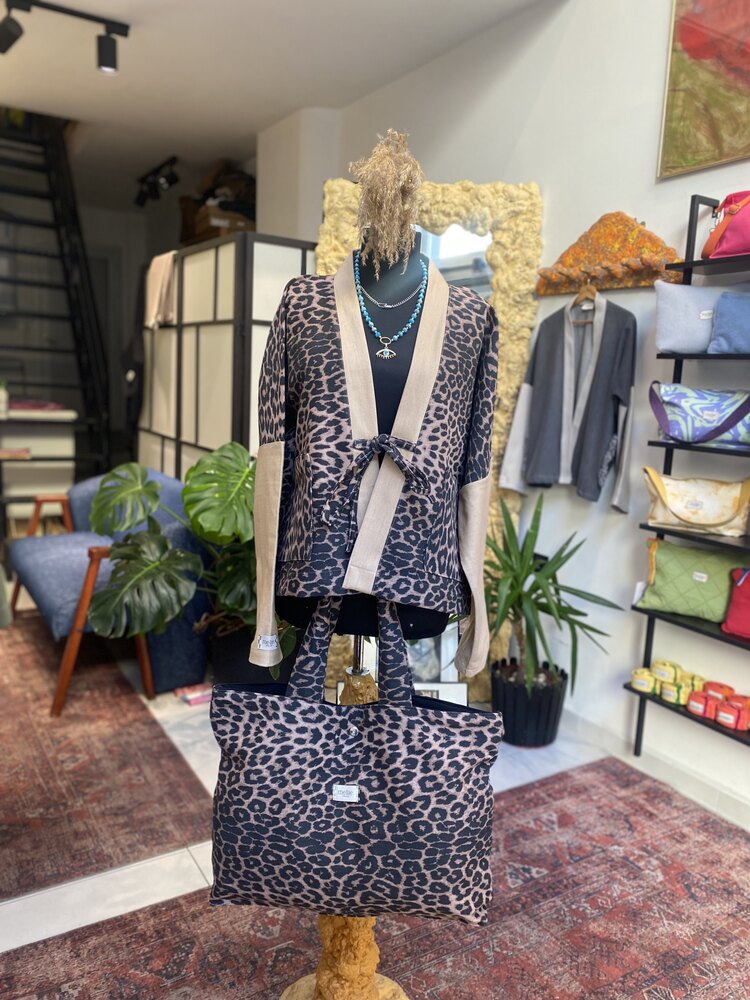 Leo Xxl shoulder bag