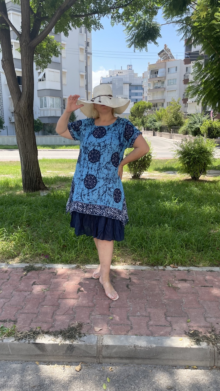 Açık Mavi Siyah Motifli Cift Kat Tülbent Elbise