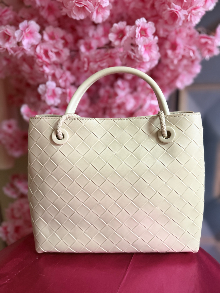 BOTTEGA VENETA (sadelik )