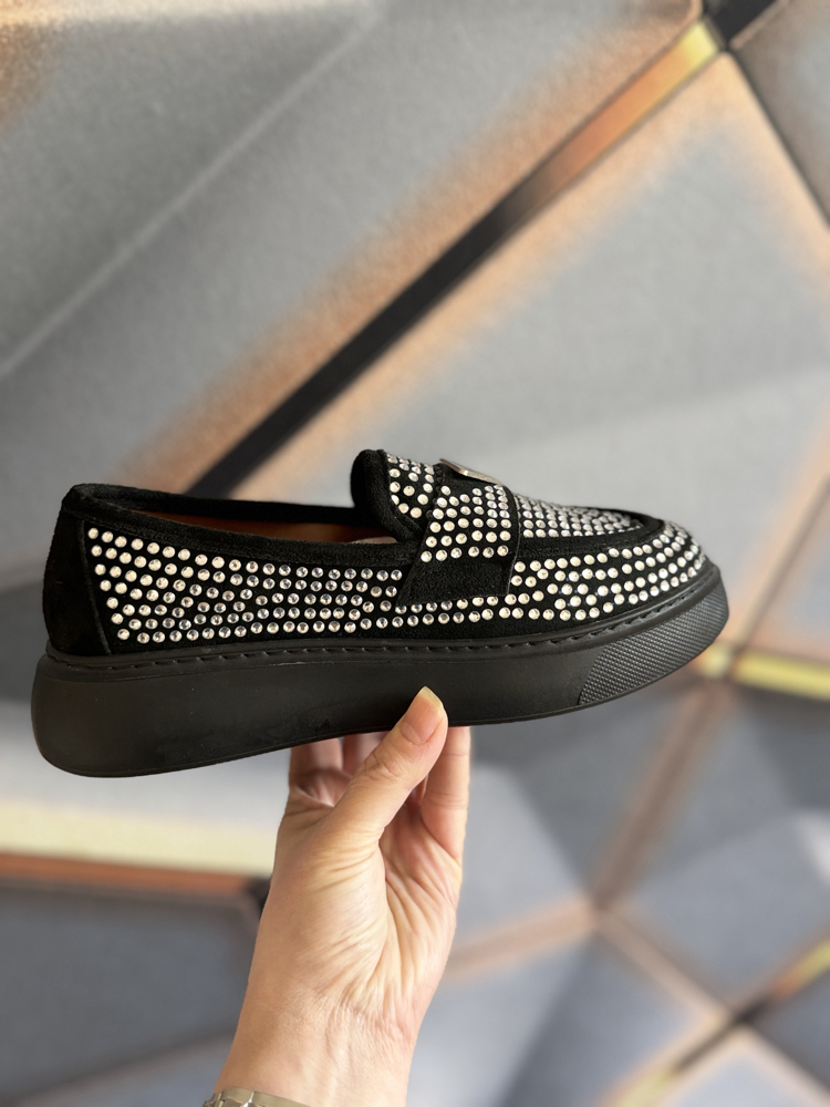 Prada taşlı babet