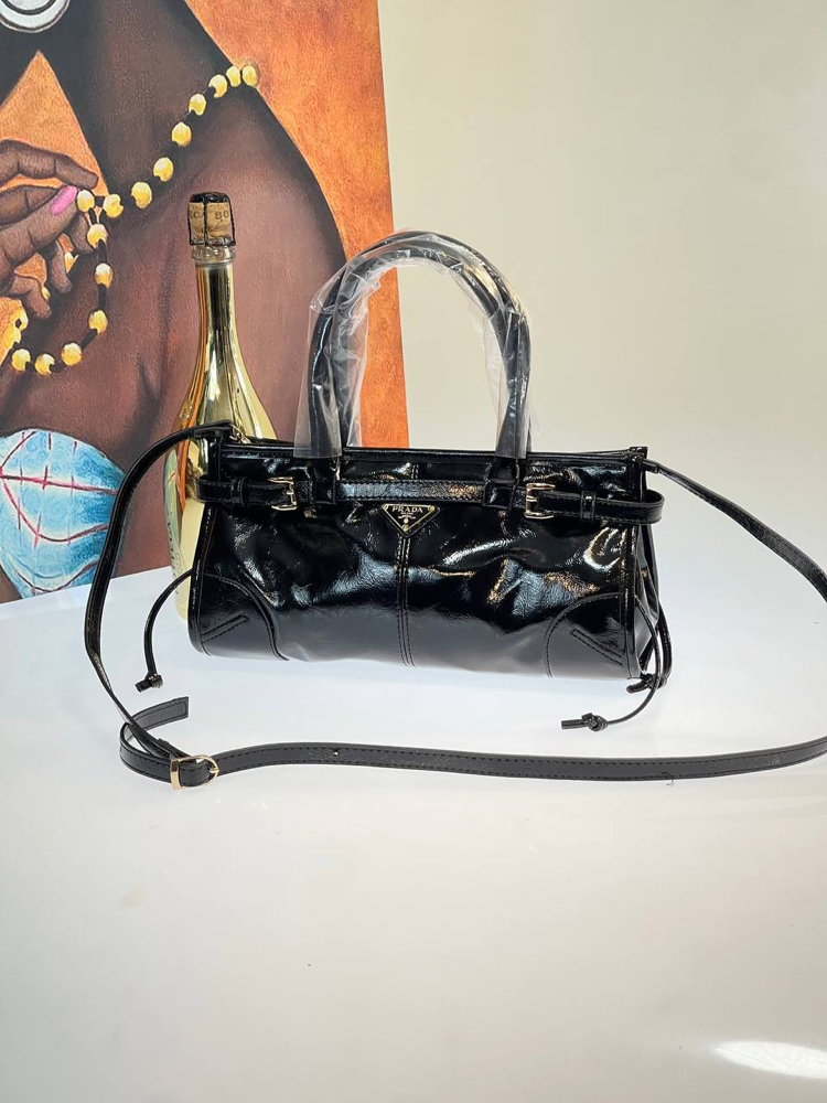PRADA(siyah RUgan )