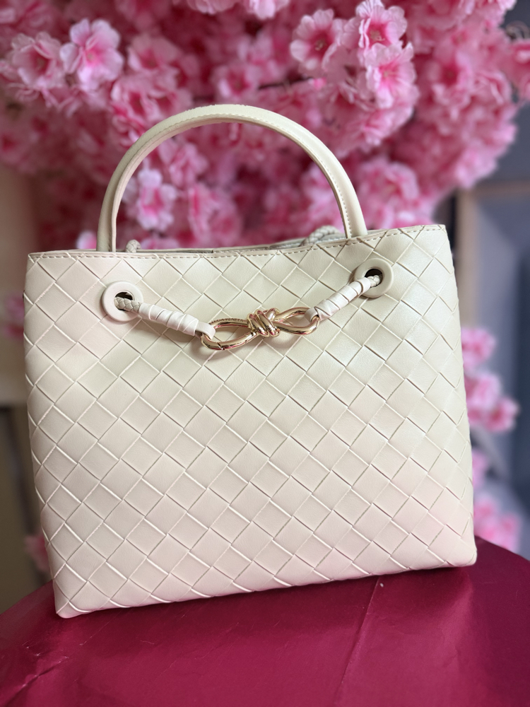 BOTTEGA VENETA (sadelik )
