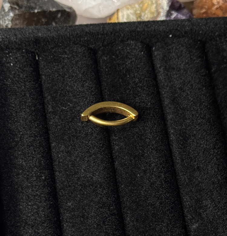 Göbek piercing 