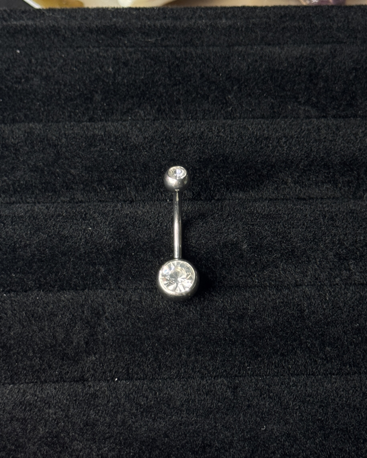 Göbek piercing