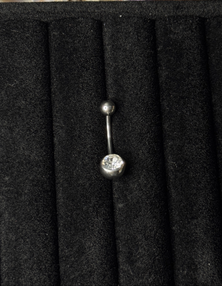 Göbek piercing