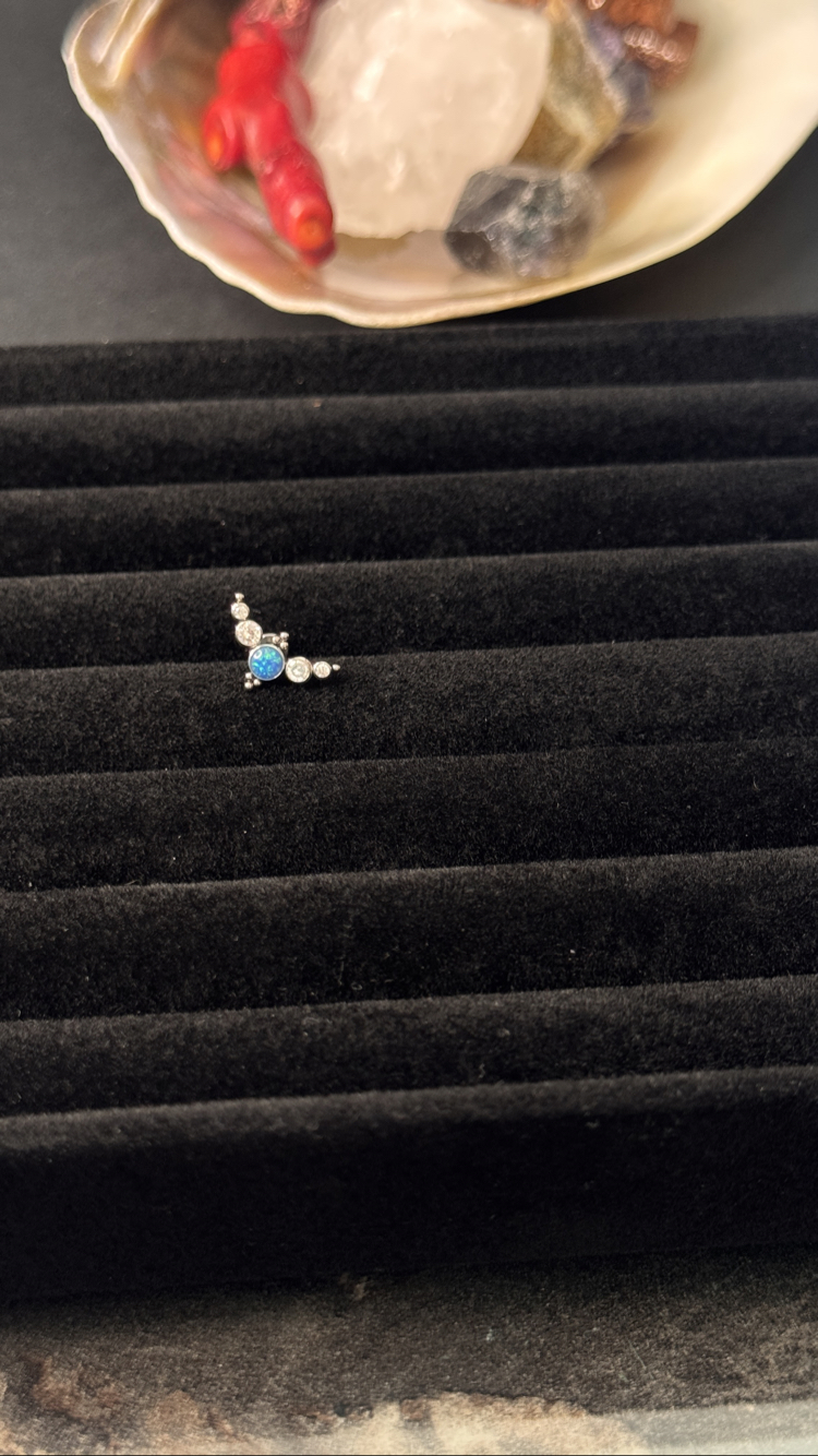 Opal titanyum piercing