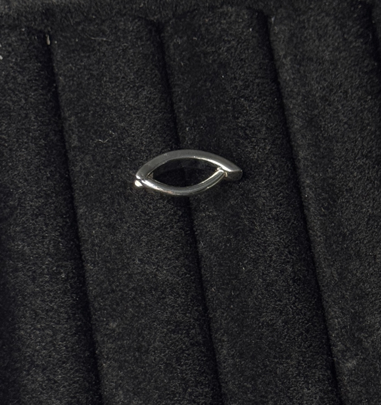 Göbek piercing