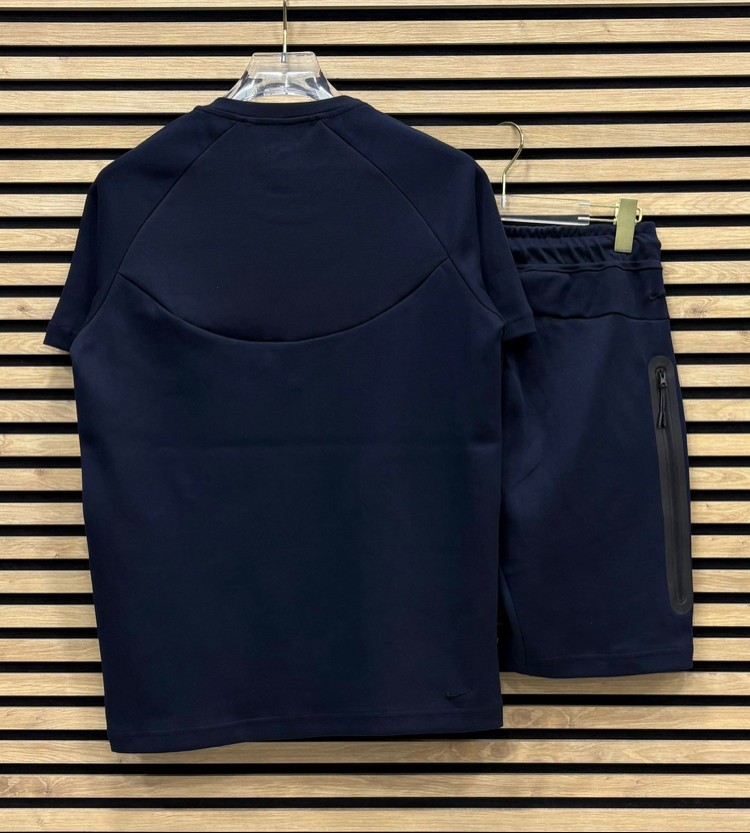 NIKE TECH FLEECE / ŞORT TAKIM 