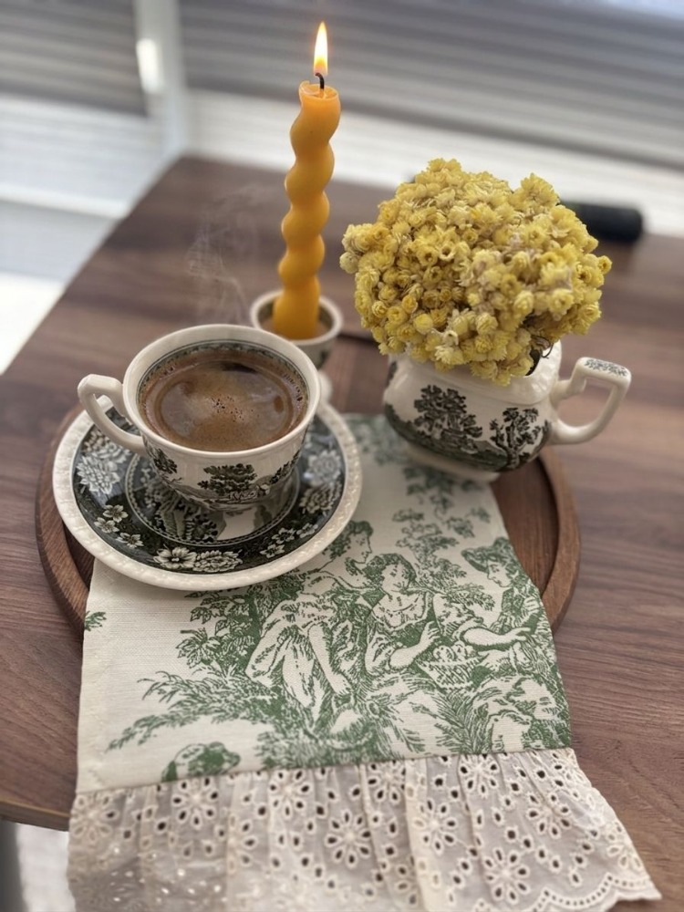 Klasik Yeşil Manzara Desenli 4 Parça Antika Kahve Fincanı Seti (Sütlük ve Yumurtalık İlaveli)