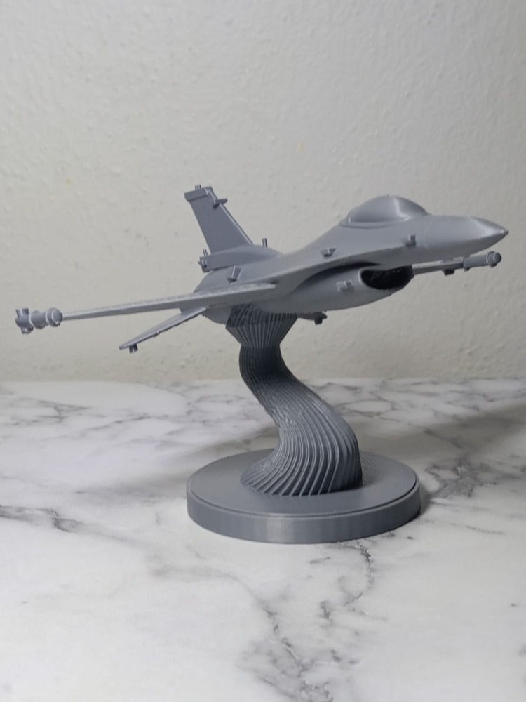 F-16 Savaş Uçağı Maketi