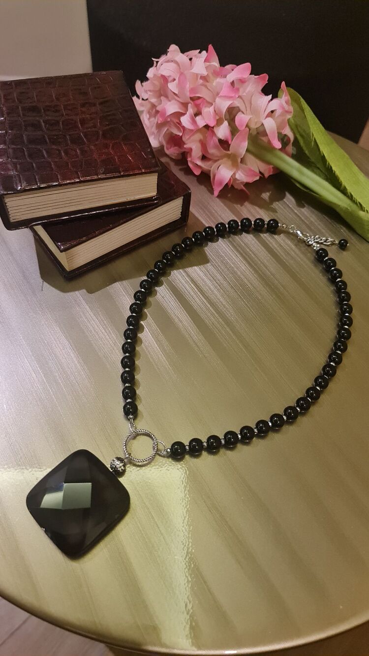 Doğaltaşlı kolye