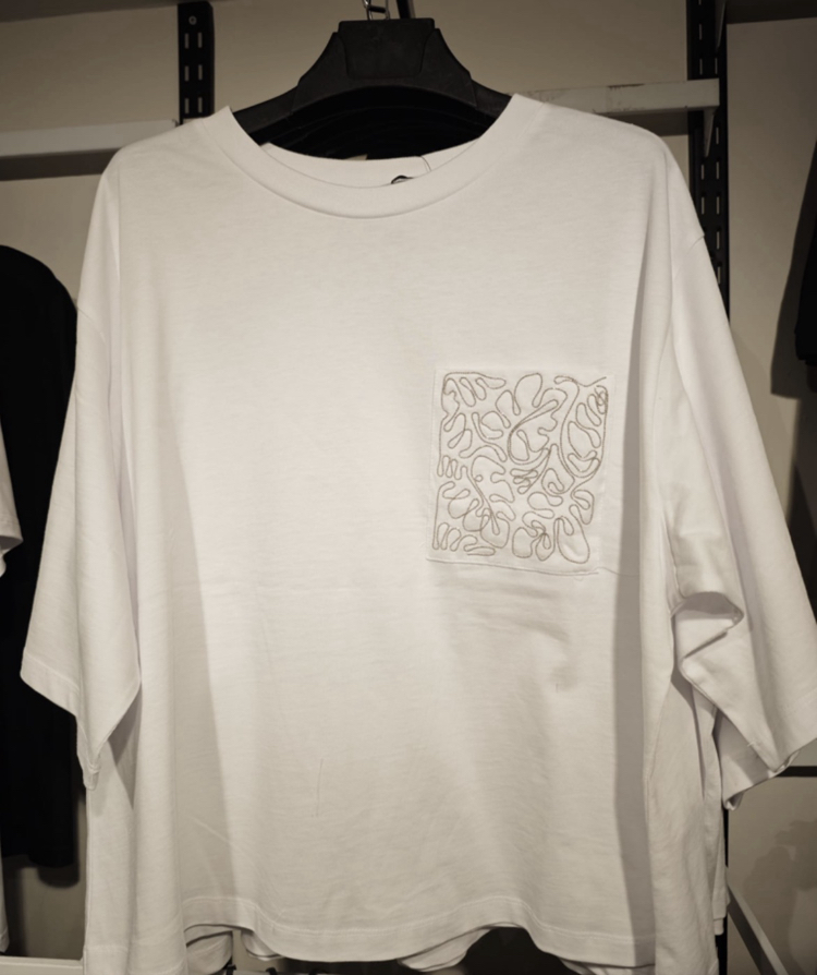 Cep nakış detaylı Tshirt