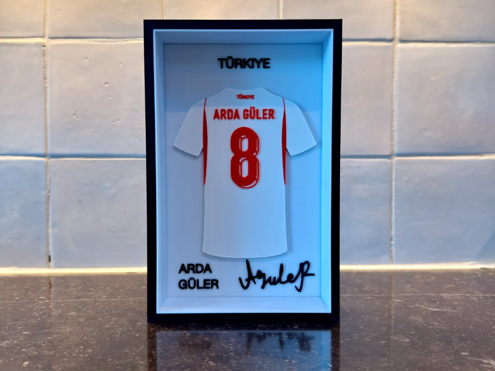 Arda Güler Forma Çerçevesi