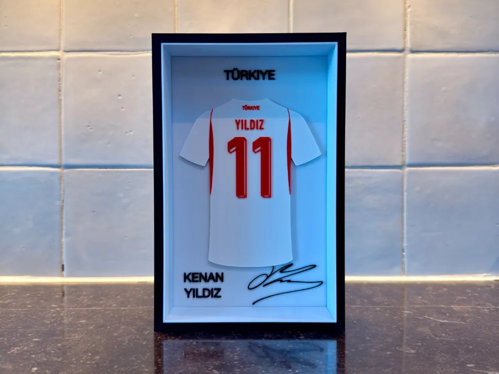 Kenan Yıldız Forma Çerçevesi