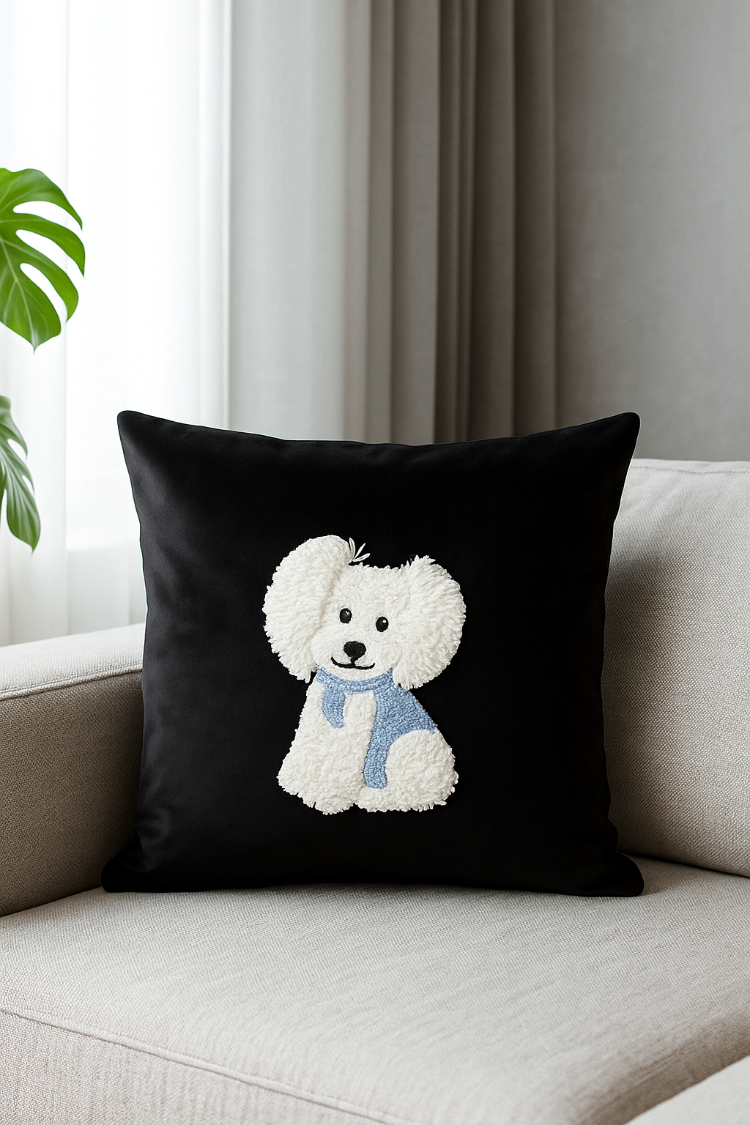 Fluffy Friend Kırlent Kılıfı Köpek Desenli