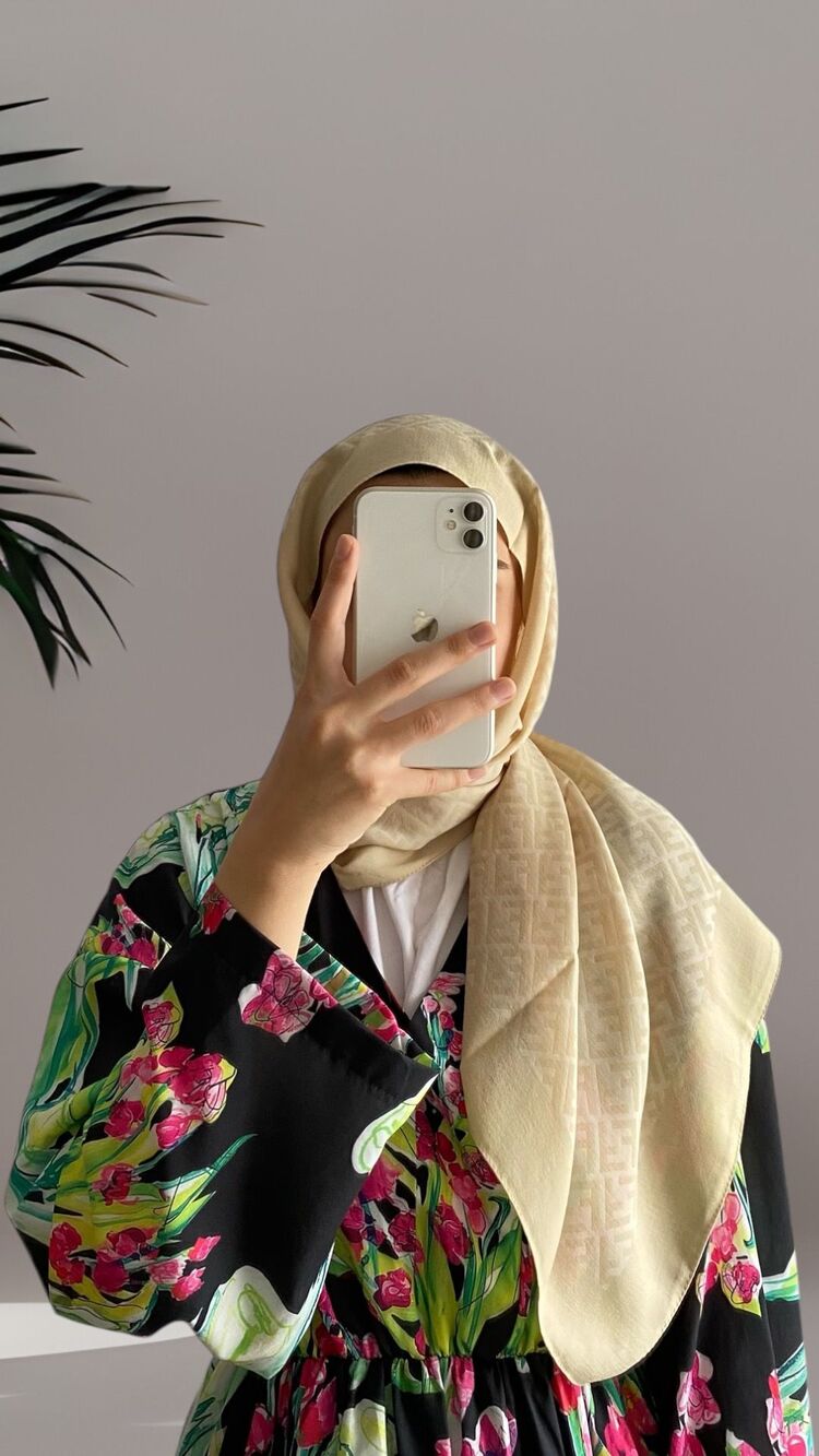 Fendi Eşarp (bej)
