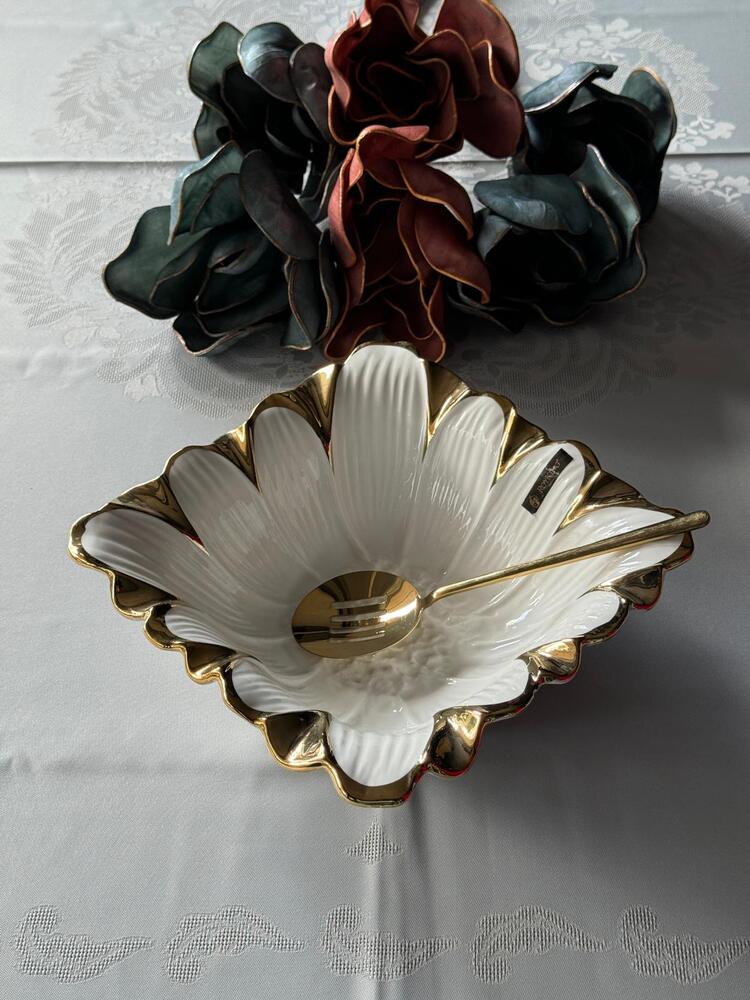 Flora Gold Kare Salata Kasesi
