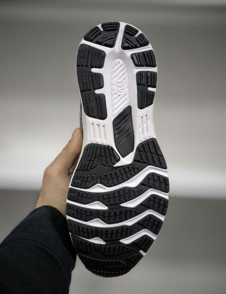 ASICS GEL-KAYANO 28 