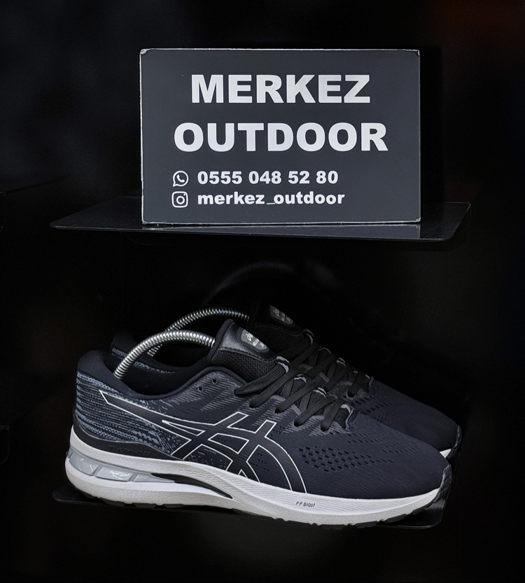 ASICS GEL-KAYANO 28