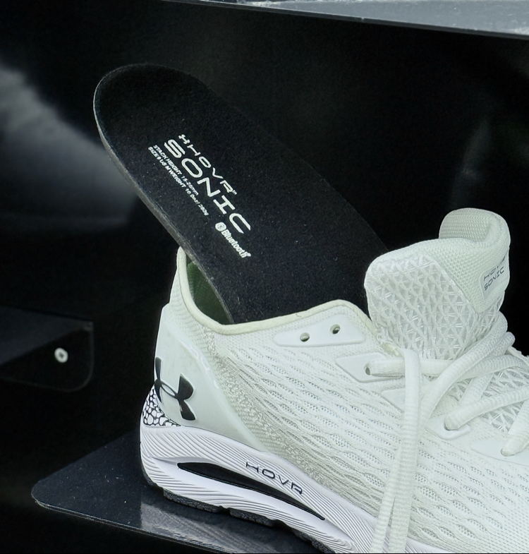 UNDER ARMOUR HOVR SONİC 3