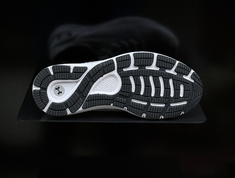 UNDER ARMOUR HOVR SONİC 3