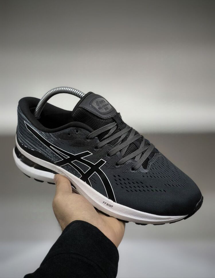 ASICS GEL-KAYANO 28 