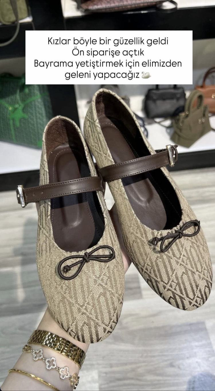 Fiyonklu monogram jakarlı babet not kısmında numara belirtiniz